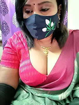 Snapshot of Queenflowerr chatting on November 8, 2025, 10:19 am Queenflowerr online show from November 8, 2025, 10:19 am