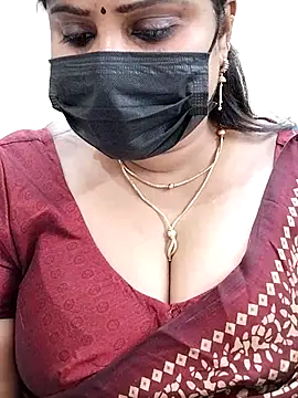 Snapshot of Queenflowerr chatting on February 25, 2025, 4:25 pm Queenflowerr online show from February 25, 2025, 4:25 pm