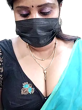 Snapshot of Queenflowerr chatting on March 5, 2025, 7:27 pm Queenflowerr online show from March 5, 2025, 7:27 pm