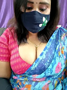 Queenflowerr online show from April 5, 2026, 4:35 pm