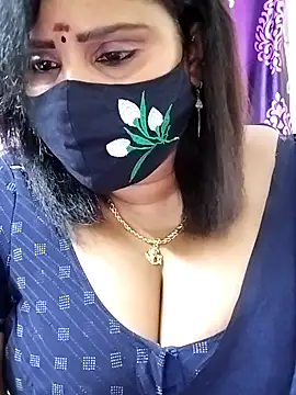 Snapshot of Queenflowerr chatting on September 27, 2025, 4:35 pm Queenflowerr online show from September 27, 2025, 4:35 pm