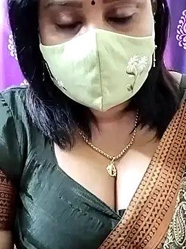 Snapshot of Queenflowerr chatting on October 25, 2025, 4:22 am Queenflowerr online show from October 25, 2025, 4:22 am