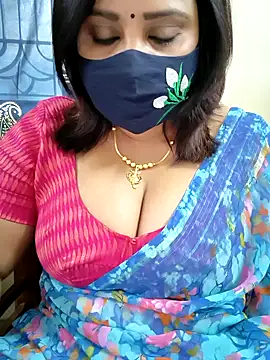 Queenflowerr online show from January 11, 2026, 5:36 am