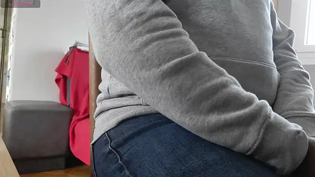 Snapshot of IndienTiger chatting on November 14, 2025, 11:47 am IndienTiger online show from November 14, 2025, 11:47 am