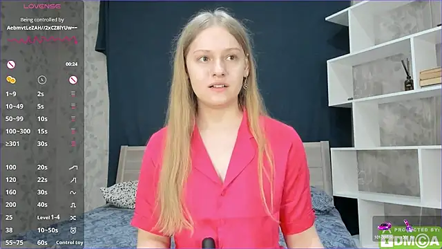 Snapshot of onelovelyalice chatting on February 13, 2025, 1:37 pm onelovelyalice online show from February 13, 2025, 1:37 pm