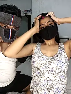 Snapshot of Love-N chatting on October 11, 2025, 11:28 pm Love-N online show from October 11, 2025, 11:28 pm