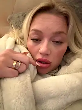 blissdimicco online show from October 24, 2025, 9:14 pm