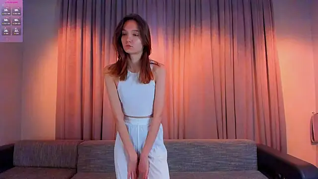 AmityCritchlow online show from February 11, 2025, 5:05 am