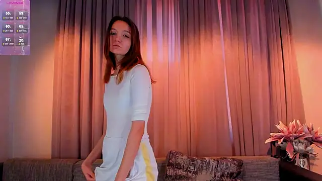 AmityCritchlow online show from February 20, 2025, 5:12 am