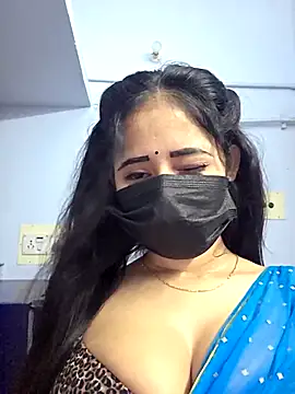Snapshot of Hot_honey77 chatting on October 16, 2025, 5:43 pm Hot honey77 online show from October 16, 2025, 5:43 pm