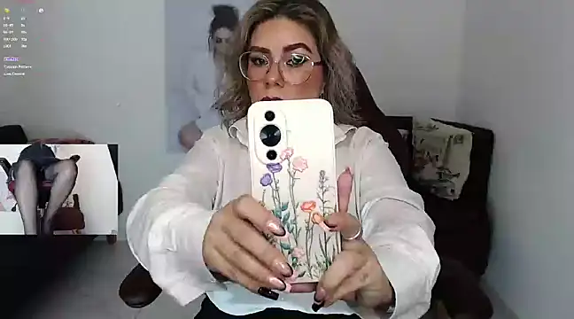 Snapshot of Frida_1982 chatting on January 25, 2025, 7:18 pm Frida 1982 online show from January 25, 2025, 7:18 pm