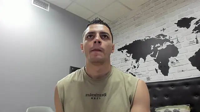 Frank Millers online show from December 3, 2025, 6:07 pm