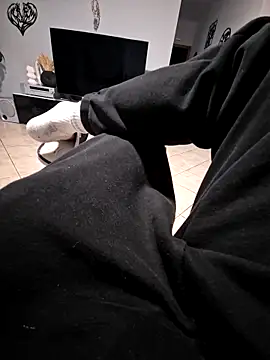 Velly82 online show from April 1, 2026, 4:48 pm