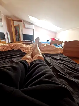 Velly82 online show from April 4, 2026, 2:23 pm