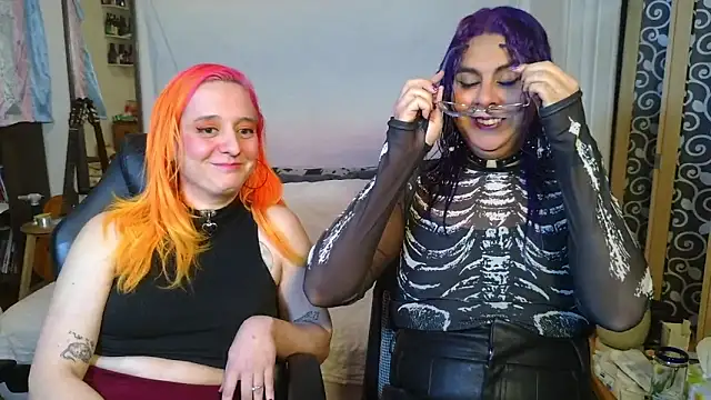 Evelan420 online show from December 1, 2025, 6:42 pm