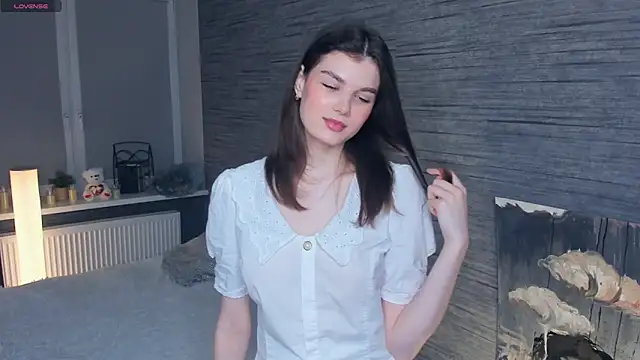 Snapshot of FloraDobb chatting on March 20, 2025, 8:08 pm FloraDobb online show from March 20, 2025, 8:08 pm