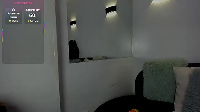 Snapshot of Belinda_Braund chatting on September 9, 2025, 2:15 pm Belinda Braund online show from September 9, 2025, 2:15 pm