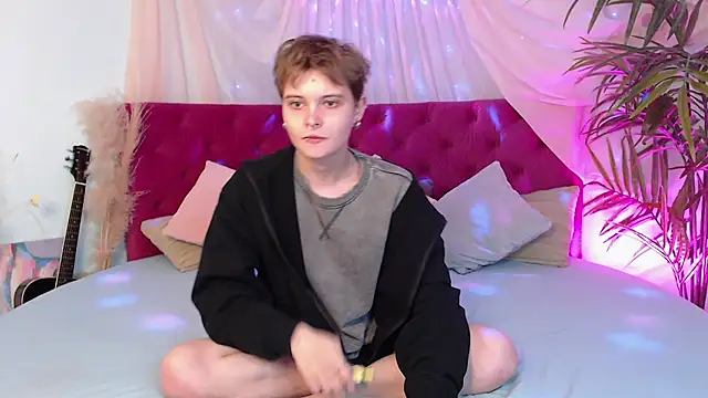 Snapshot of DemianEnglen chatting on November 14, 2025, 8:45 pm DemianEnglen online show from November 14, 2025, 8:45 pm