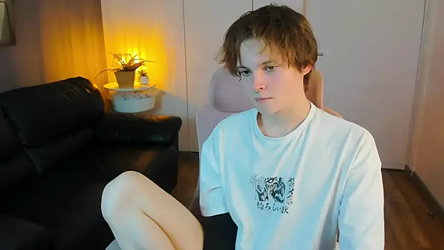 DemianEnglen online show from April 8, 2026, 3:46 pm