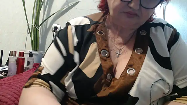 DeniseeRosea online show from May 12, 2026, 6:25 pm