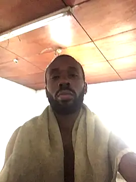 Snapshot of onewinnertee chatting on December 18, 2025, 7:13 am onewinnertee online show from December 18, 2025, 7:13 am