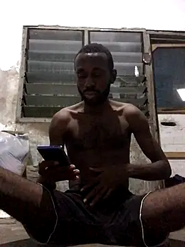 Snapshot of onewinnertee chatting on December 14, 2025, 12:17 am onewinnertee online show from December 14, 2025, 12:17 am