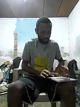 Snapshot of onewinnertee chatting on February 5, 2026, 12:28 am onewinnertee online show from February 5, 2026, 12:28 am