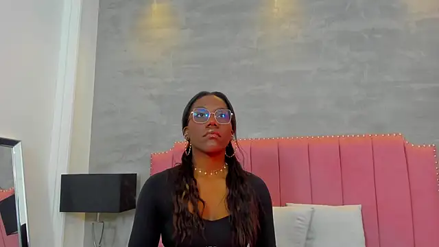 Alaia Colins online show from November 27, 2025, 3:07 am