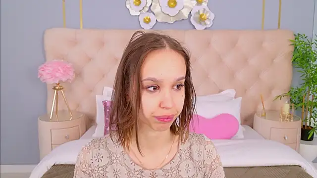 SandraTucker online show from March 21, 2026, 2:46 am