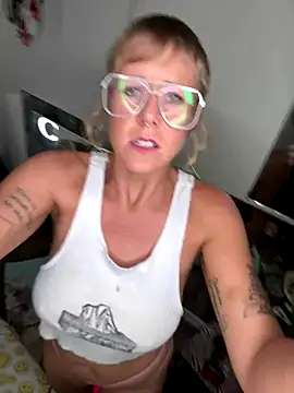 Snapshot of I_am_babydoll chatting on December 1, 2025, 5:30 am I am babydoll online show from December 1, 2025, 5:30 am