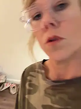 Snapshot of I_am_babydoll chatting on November 8, 2025, 4:05 am I am babydoll online show from November 8, 2025, 4:05 am