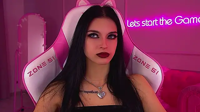 Snapshot of BeverlyMost chatting on February 1, 2026, 6:44 am BeverlyMost online show from February 1, 2026, 6:44 am