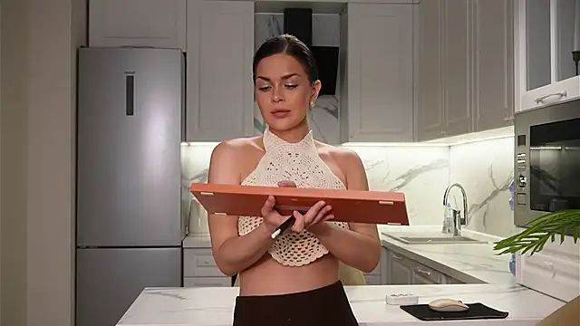 Snapshot of Sofa_01 chatting on December 5, 2025, 2:37 pm Sofa 01 online show from December 5, 2025, 2:37 pm