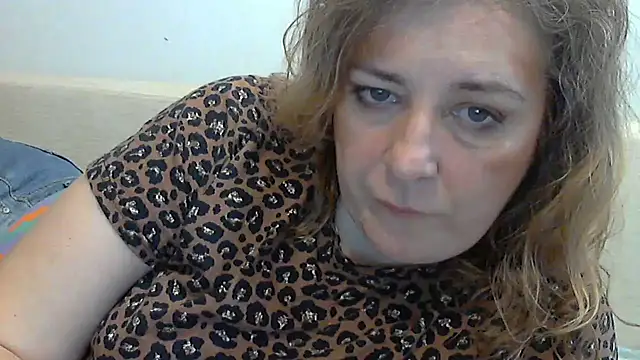 WriterInna44 online show from February 27, 2025, 11:39 am