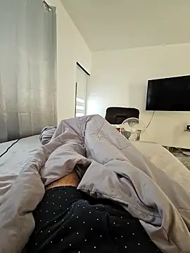 j0nathan00 online show from February 12, 2025, 11:29 am