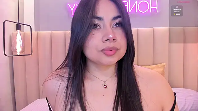 Snapshot of Naomymonroe_ chatting on June 26, 2026, 10:54 am Naomymonroe online show from June 26, 2026, 10:54 am