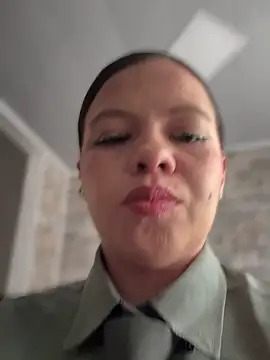 Snapshot of Ariana-07 chatting on October 28, 2025, 12:48 pm Ariana-07 online show from October 28, 2025, 12:48 pm