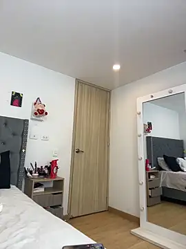 KarlaWild online show from November 27, 2025, 10:10 pm