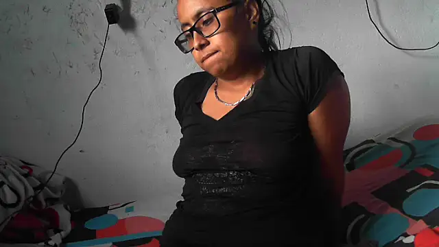 Snapshot of your_hot_bitch chatting on November 3, 2025, 10:13 pm your hot bitch online show from November 3, 2025, 10:13 pm