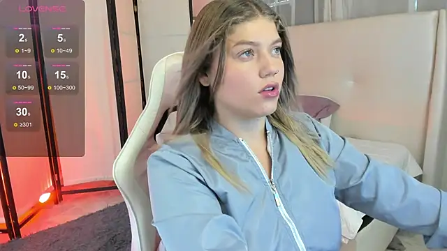 Snapshot of alaia_greyy chatting on February 5, 2026, 12:56 pm alaia greyy online show from February 5, 2026, 12:56 pm