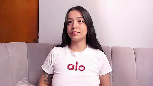 CAYLINCOLLINS online show from December 17, 2025, 3:22 am