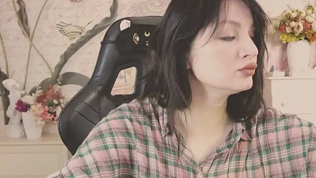 BritneyBarker online show from February 14, 2026, 3:51 am