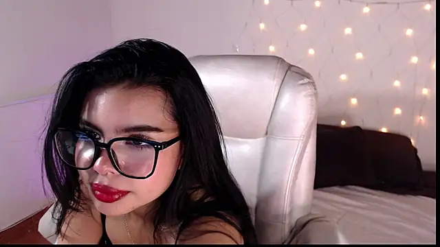 Snapshot of saray__jones chatting on March 12, 2025, 1:08 pm saray jones online show from March 12, 2025, 1:08 pm
