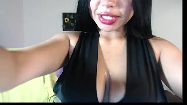 Snapshot of saray__jones chatting on February 12, 2025, 3:05 pm saray jones online show from February 12, 2025, 3:05 pm