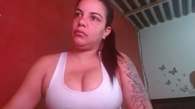 Snapshot of Tammyymilf chatting on November 15, 2025, 6:56 pm Tammyymilf online show from November 15, 2025, 6:56 pm