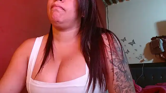 Snapshot of Tammyymilf chatting on October 18, 2025, 1:24 pm Tammyymilf online show from October 18, 2025, 1:24 pm