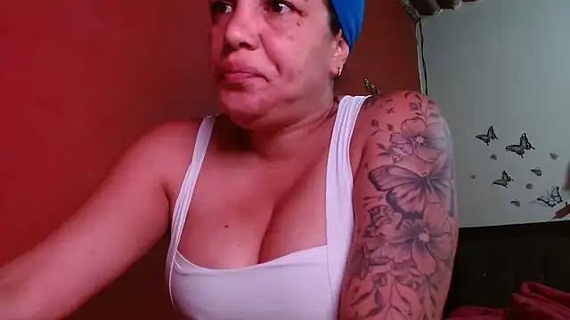 Snapshot of Tammyymilf chatting on October 19, 2025, 5:10 am Tammyymilf online show from October 19, 2025, 5:10 am