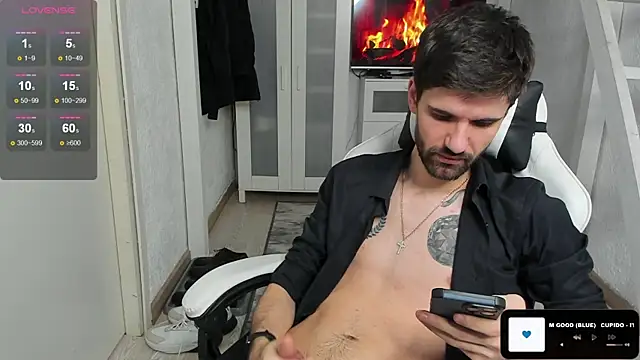 Snapshot of DavidNaidis chatting on March 7, 2025, 3:19 am DavidNaidis online show from March 7, 2025, 3:19 am