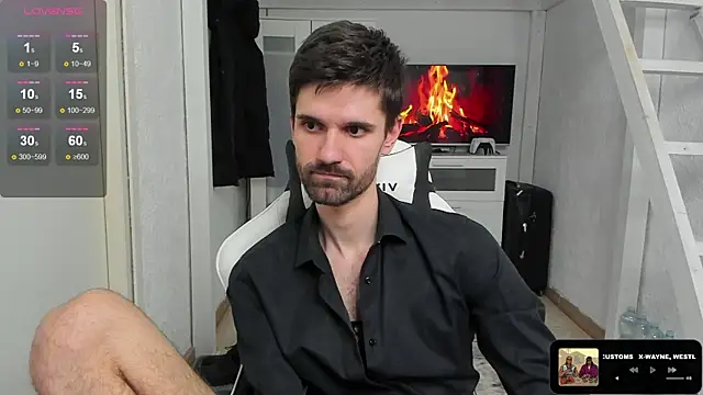 Snapshot of DavidNaidis chatting on February 26, 2025, 9:42 pm DavidNaidis online show from February 26, 2025, 9:42 pm