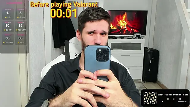 Snapshot of DavidNaidis chatting on February 14, 2025, 1:02 am DavidNaidis online show from February 14, 2025, 1:02 am